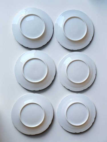 6 assiettes à dessert en porcelaine Vieux Paris XIXème