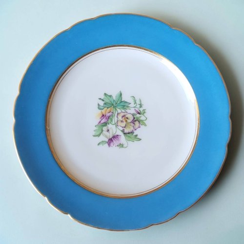 6 assiettes à dessert en porcelaine Vieux Paris XIXème