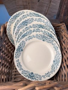 6 assiettes à dessert Longchamp modèle Coquille