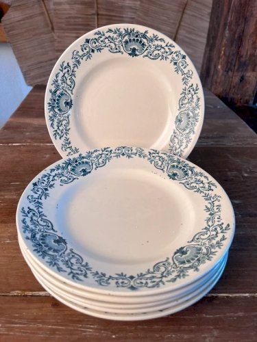 6 assiettes à dessert Longchamp modèle Coquille