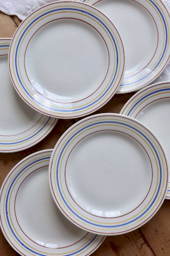 6 assiettes à dessert vintage Céranord Saint-Amand rayures rouge bleu jaune