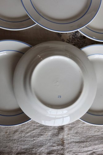 6 assiettes à dessert vintage en faïence ivoire au liseré bleu clair