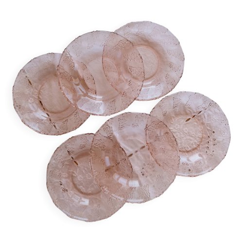 6 assiettes à dessert vintage en verre rose moulé
