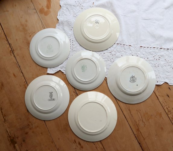 6 assiettes à dessert vintage faïence dépareillée bleue blanche