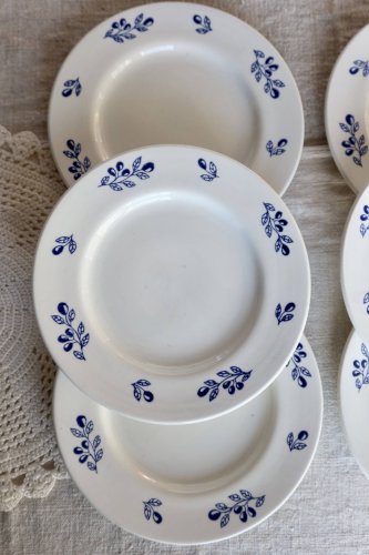 6 assiettes à dessert vintage faïence ivoire - Motif olives bleues