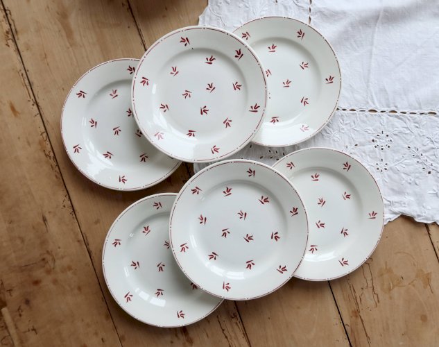 6 assiettes à dessert vintage faïence motifs rouges