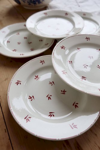 6 assiettes à dessert vintage faïence motifs rouges