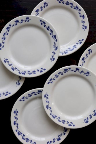 6 assiettes à dessert vintage – faïence Oxford – Blanc & bleu