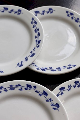 6 assiettes à dessert vintage – faïence Oxford – Blanc & bleu
