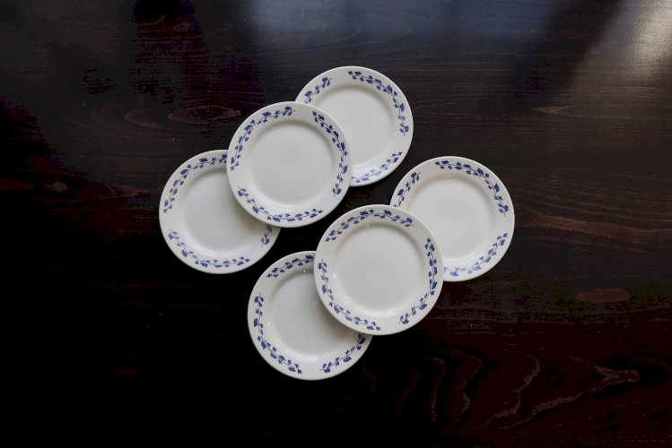 6 assiettes à dessert vintage – faïence Oxford – Blanc & bleu