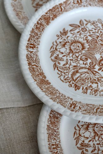6 assiettes à dessert vintage fleuries – Codec – Décor brun rustique