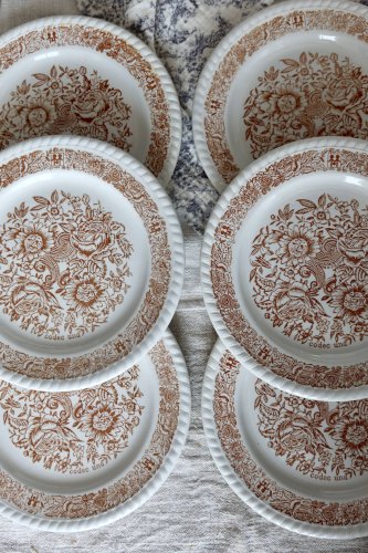 6 assiettes à dessert vintage fleuries – Codec – Décor brun rustique