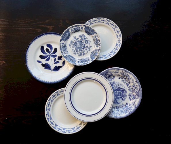 6 assiettes à dessert vintage porcelaine dépareillée bleue blanche