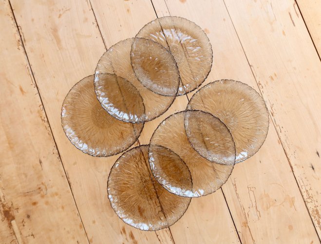6 assiettes à dessert vintage verre fumé – Relief floral effet pétales