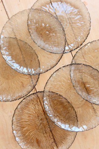 6 assiettes à dessert vintage verre fumé – Relief floral effet pétales