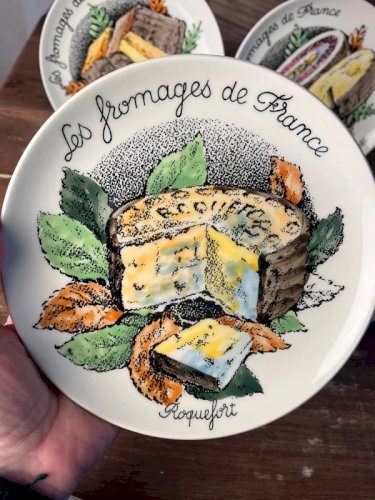 6 assiettes à fromage Gien 1971