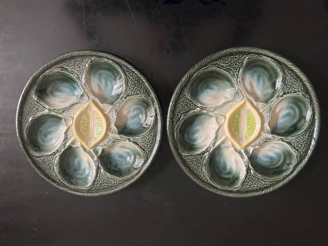 6 assiettes à huitres en barbotine Saint Clément