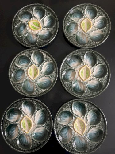 6 assiettes à huitres en barbotine Saint Clément