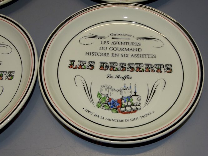 -6 ASSIETTES CERAMIQUE GIEN LES AVENTURES DU GOURMAND LE COLLECTIONNEUR    D