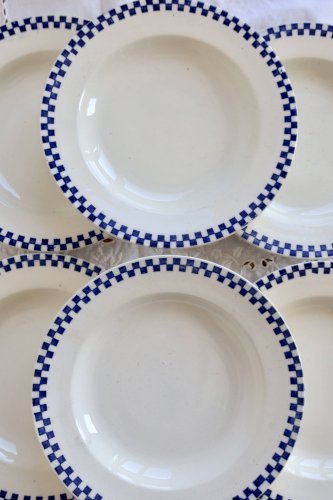 6 assiettes creuses anciennes terre de fer Salins - Modèle Damier
