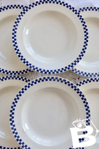 6 assiettes creuses anciennes terre de fer Salins - Modèle Damier