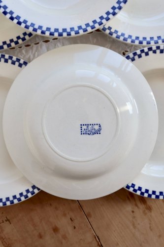 6 assiettes creuses anciennes terre de fer Salins - Modèle Damier