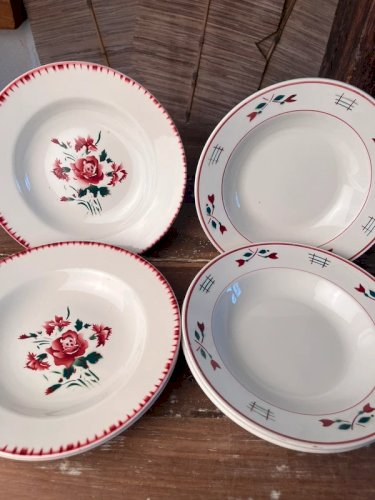 6 assiettes creuses en faïence ancienne