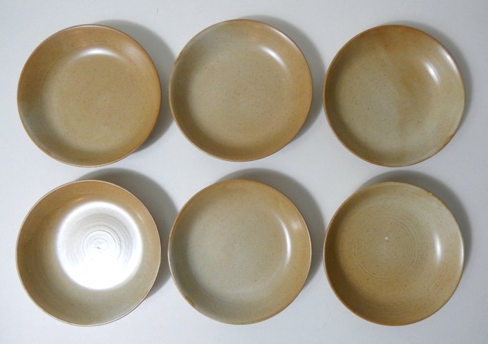 6 assiettes creuses en grès Village vintage