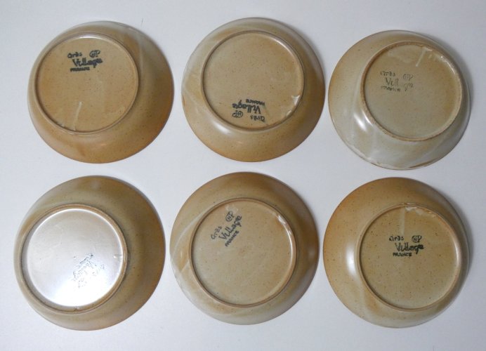 6 assiettes creuses en grès Village vintage