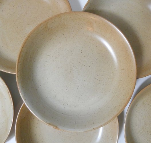 6 assiettes creuses en grès Village vintage