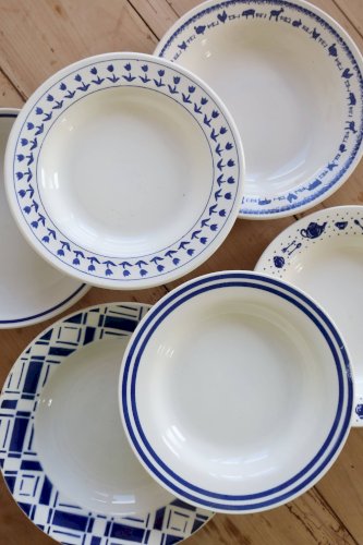 6 assiettes creuses vintage dépareillées porcelaine bleue blanche - Lot Sai