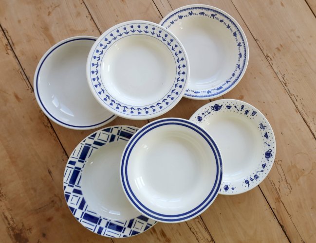 6 assiettes creuses vintage dépareillées porcelaine bleue blanche - Lot Sai