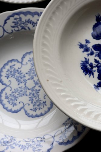 6 assiettes creuses vintage dépareillées porcelaine bleue et blanche - Lot