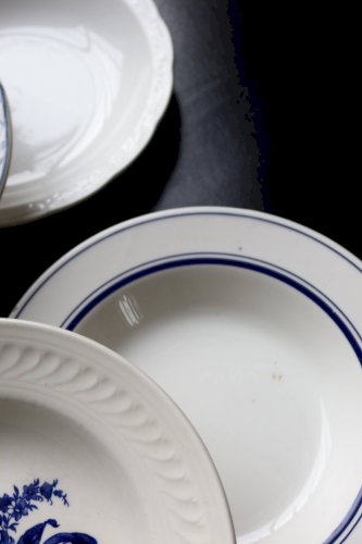 6 assiettes creuses vintage dépareillées porcelaine bleue et blanche - Lot