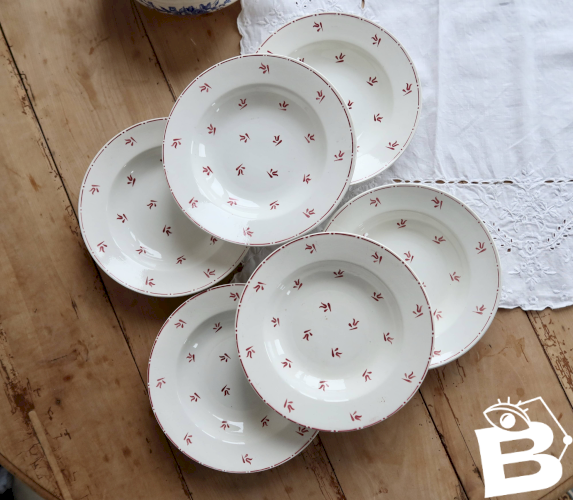 6 assiettes creuses vintage faïence blanches à motifs rouges