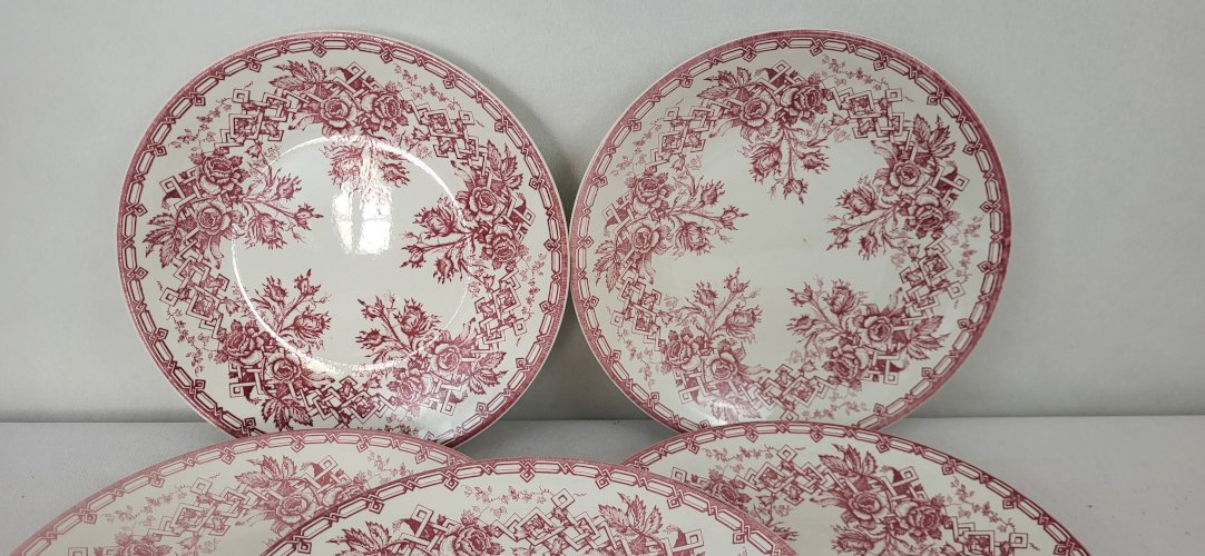 6 assiettes en faïence de Sarreguemines