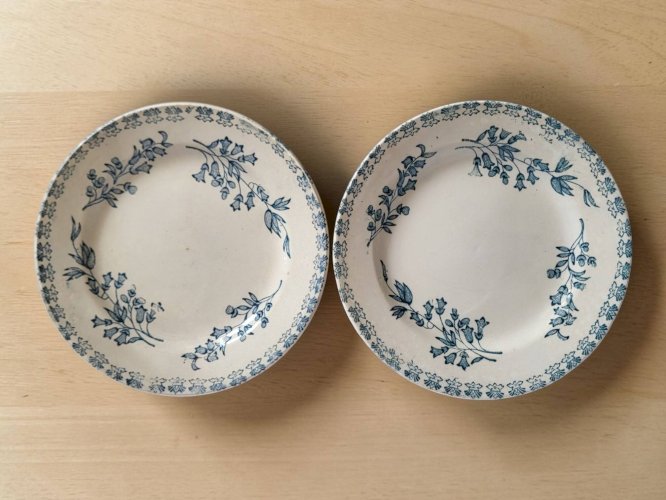 6 assiettes en faïence, Grigny — modèle  Muguet 