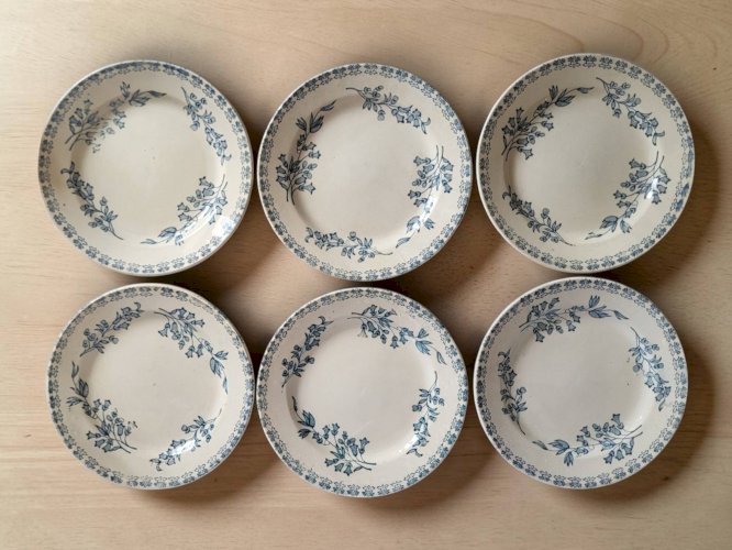 6 assiettes en faïence, Grigny — modèle  Muguet 