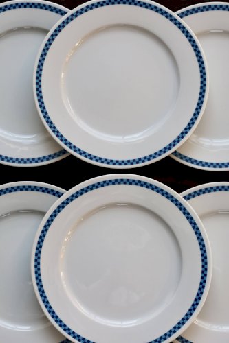 6 assiettes Lustucru vintage en porcelaine motif damier bleu