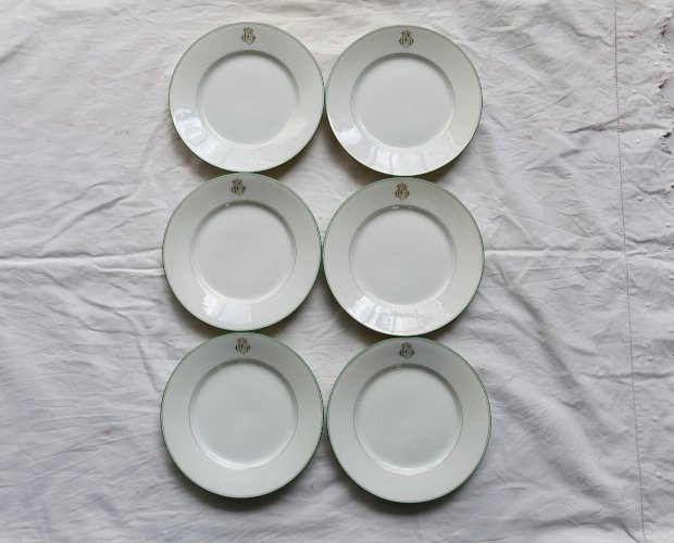 6 assiettes monogrammées anciennes en porcelaine de Limoges