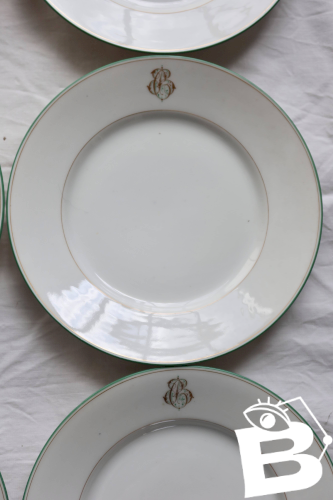 6 assiettes monogrammées anciennes en porcelaine de Limoges