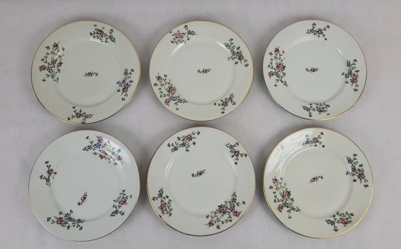 6 assiettes plates décor aux barbeaux