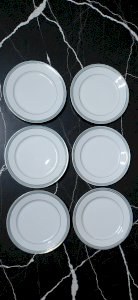 6 assiettes plates en porcelaine de Paris