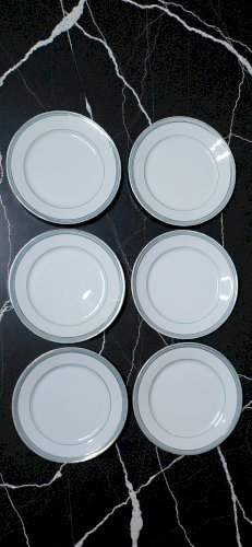 6 assiettes plates en porcelaine de Paris