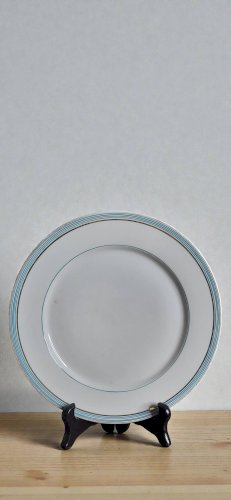 6 assiettes plates en porcelaine de Paris