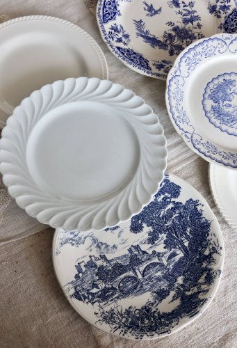 6 assiettes plates vintage dépareillées porcelaine bleue et blanche - Lot r