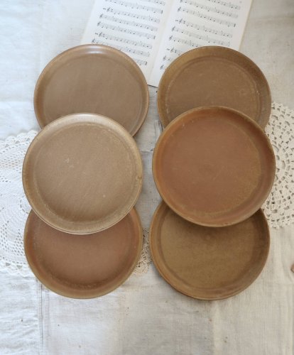 6 assiettes plates vintage en grès