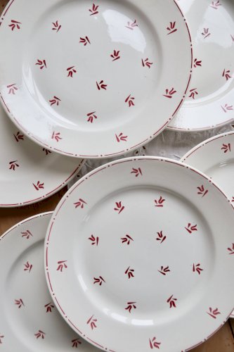 6 assiettes plates vintage faïence de Nimy motifs rouges