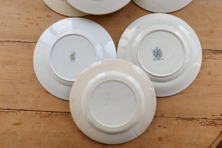 6 assiettes plates vintage terre de fer dépareillées – Tons bleus et verts