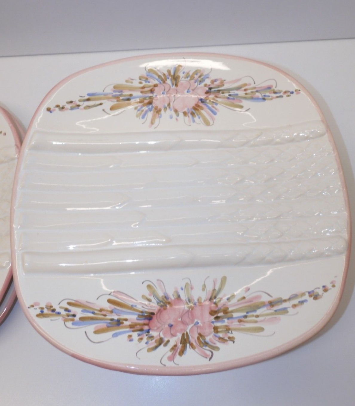 ANCIENNE ASSIETTE XIX ème PORCELAINE DE PARIS FILET DORE D'UNE SERIE